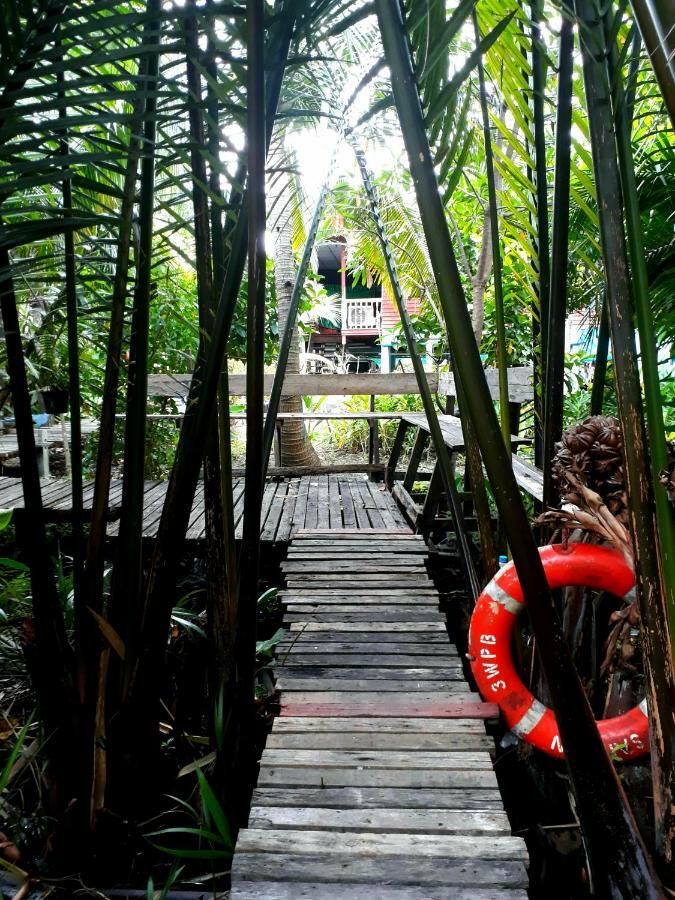 Baan Glangsuan Bang Kobua Hotell Bang Chak Exteriör bild