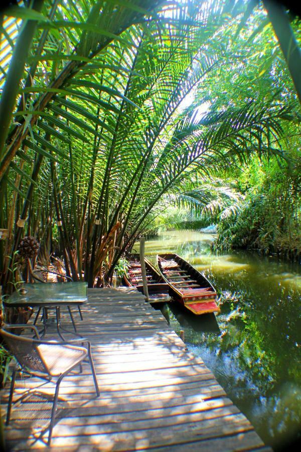 Baan Glangsuan Bang Kobua Hotell Bang Chak Exteriör bild