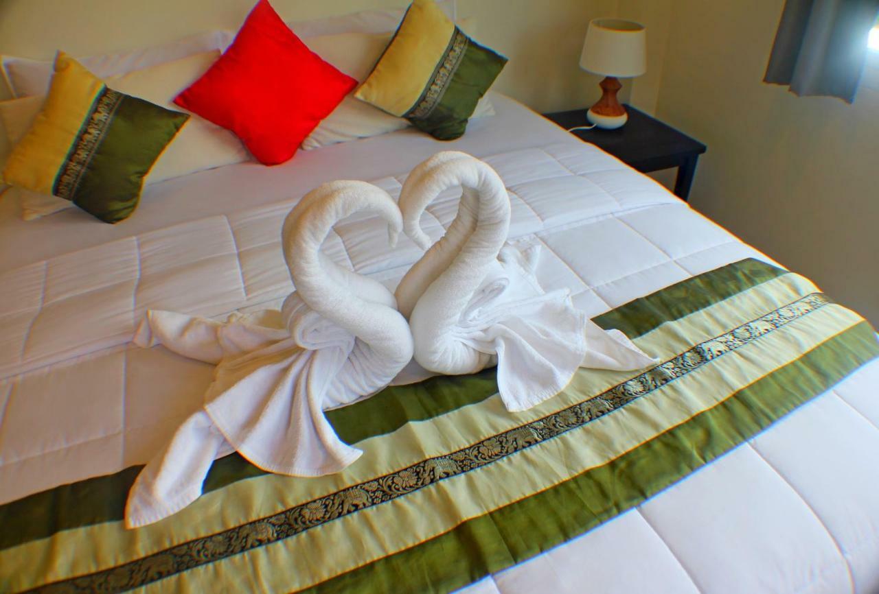 Baan Glangsuan Bang Kobua Hotell Bang Chak Exteriör bild